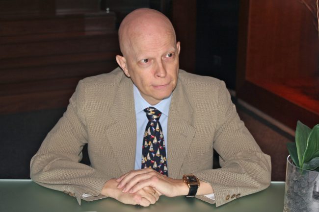 Dr. Enrique Espinosa, miembro de la Junta del Grupo Español Multidisciplinar del Melanoma (GEM) y jefe de Sección del Servicio de Oncología del Hospital Universitario La Paz de Madrid